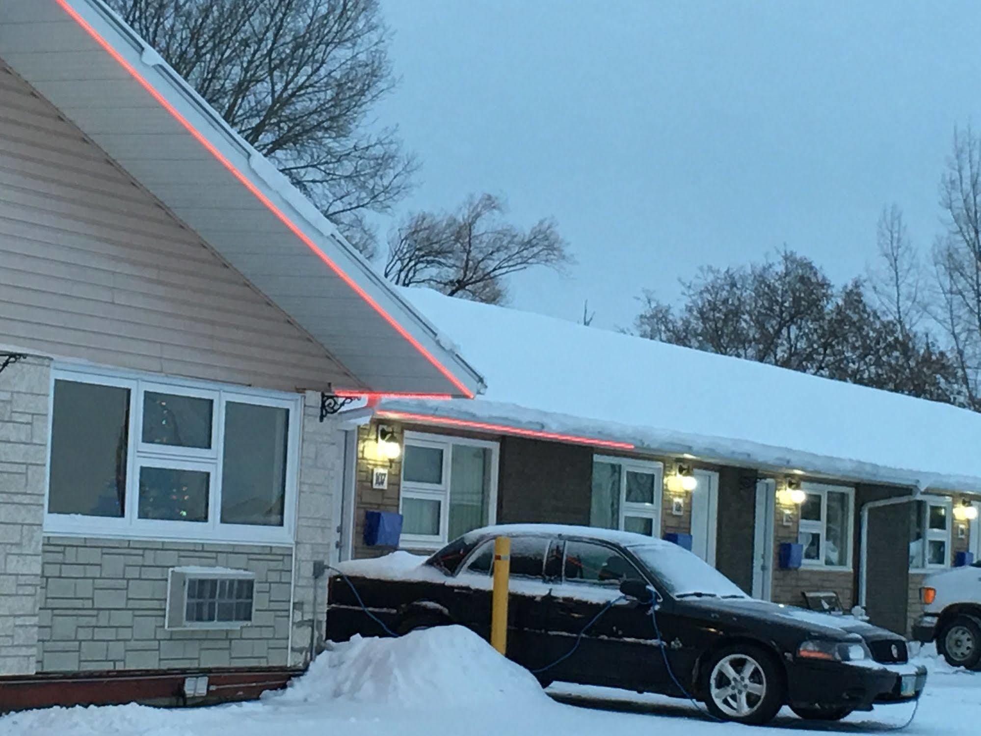 Westway Inn Motel Neepawa Dış mekan fotoğraf