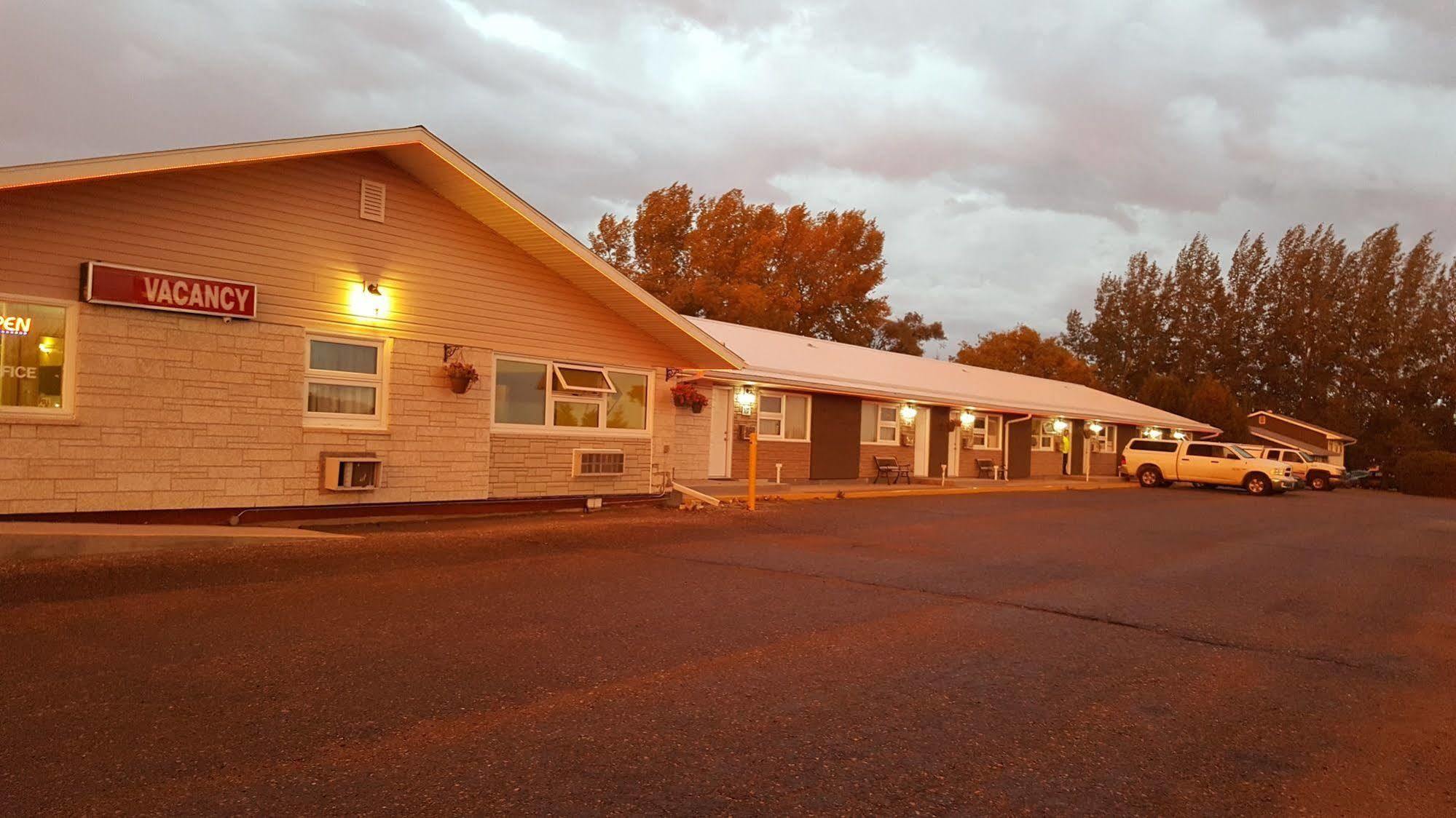 Westway Inn Motel Neepawa Dış mekan fotoğraf
